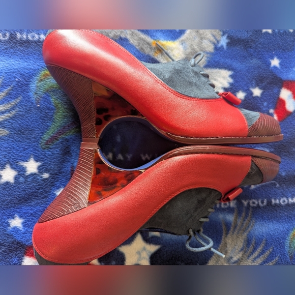 Poetic License Heels - Picture 8 of 10